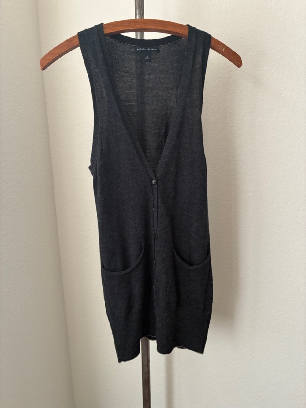 Banana Republic sz s Grey Women Long Sweater Vest Menswear Merino Dark Academia
